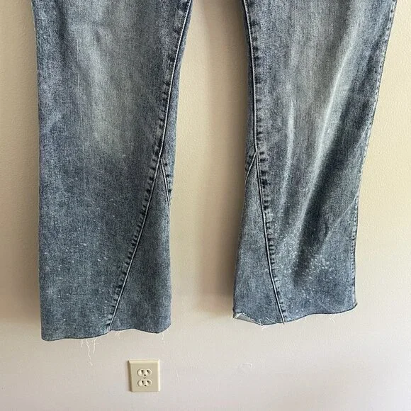 Old Navy Light Blue Flare Jeans - Picture 5 of 12